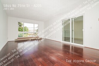 5844 NE 75th St in Seattle, WA - Building Photo - Building Photo