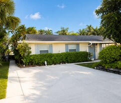 9129 W Highland Pines Blvd, Unit 1 in Palm Beach Gardens, FL - Building Photo