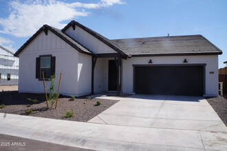 2704 N 216th Ave in Buckeye, AZ - Foto de edificio - Building Photo