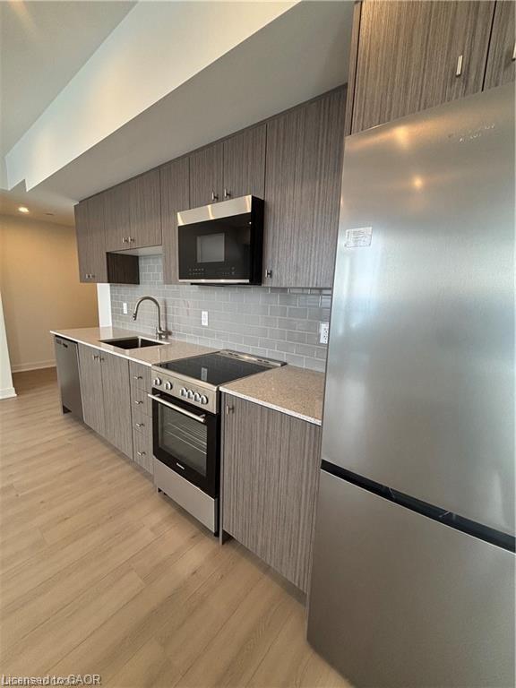 25 Wellington St S in Kitchener, ON - Building Photo - Building Photo