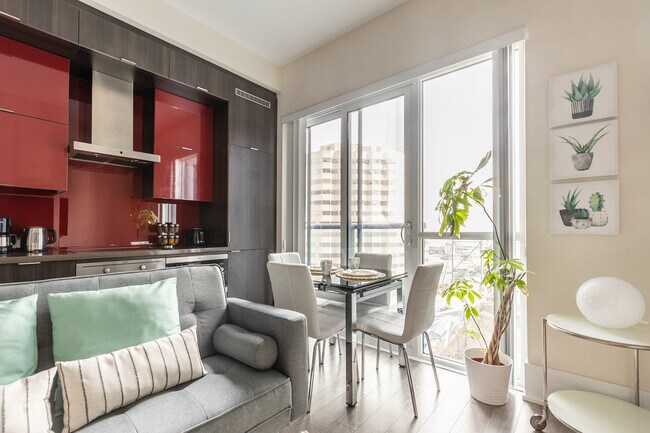 20 John St in Toronto, ON - Building Photo - Building Photo