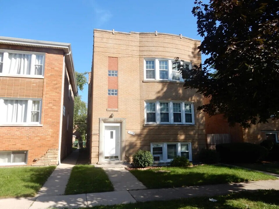 1845 Grove Ave, Unit 2 top floor in Berwyn, IL - Foto de edificio