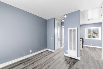 210 E 29th St in Long Beach, CA - Building Photo - Building Photo