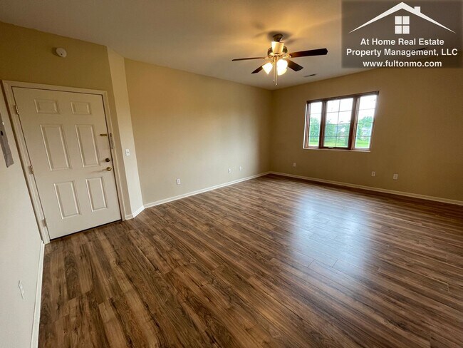 2606 N Bluff St-Unit -Apartment 210 in Fulton, MO - Building Photo - Building Photo