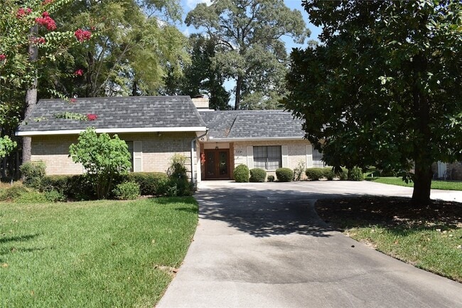 property at 3214 Wedgewood Cir