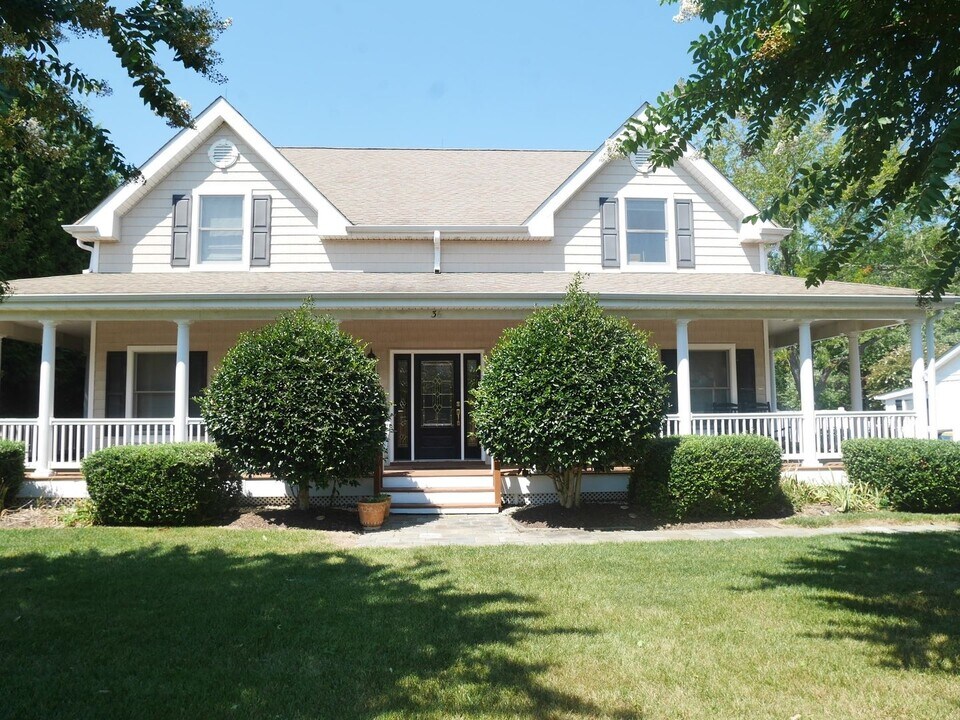 36 Harborview Rd in Lewes, DE - Building Photo