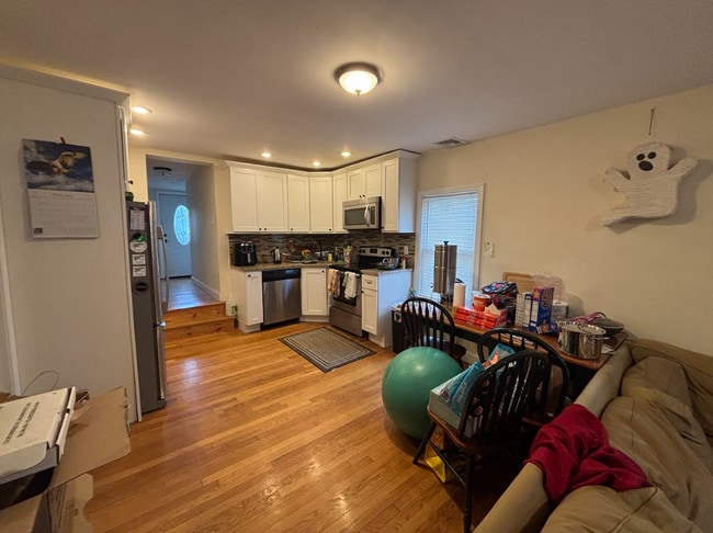 21 Hall St, Unit 2
