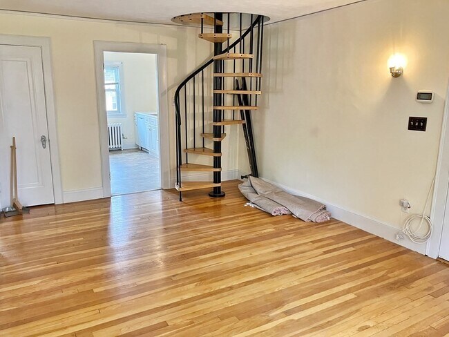 115 Putnam St, Unit 2 in Quincy, MA - Foto de edificio - Building Photo