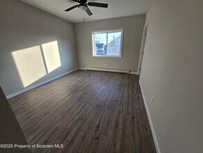 804 W Locust St in Scranton, PA - Building Photo - Building Photo