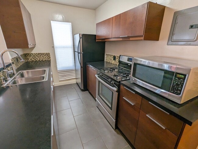 8120 Norton Ave, Unit 2 in West Hollywood, CA - Building Photo - Building Photo