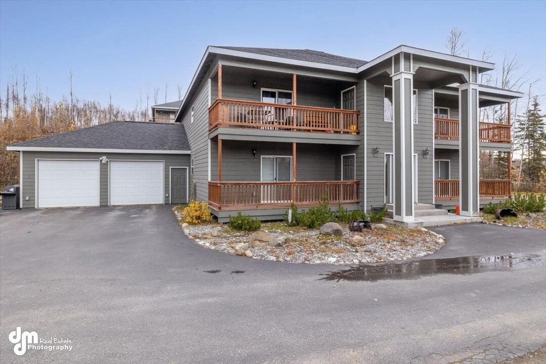 5020 S Mainsail Ave, Unit 2 in Wasilla, AK - Foto de edificio