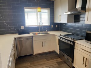 4322 San Bernardino Ave in Las Vegas, NV - Foto de edificio - Building Photo