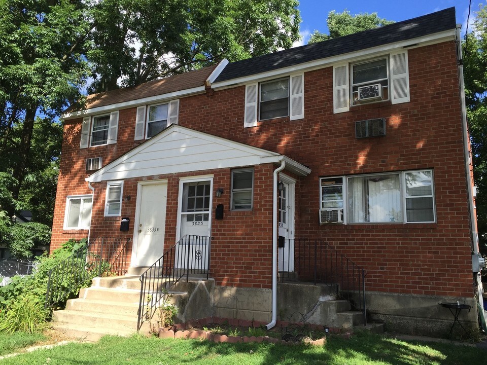 3833 Garrett Rd in Drexel Hill, PA - Building Photo