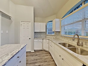 2408 Baretta Dr in Mesquite, TX - Foto de edificio - Building Photo