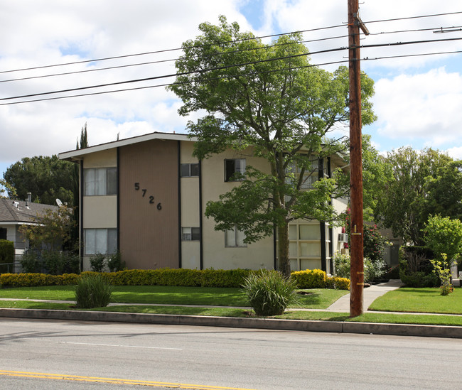 5726 Kester Ave in Van Nuys, CA - Building Photo - Building Photo