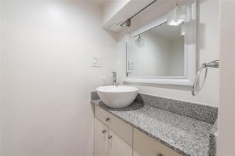4021 Cole Ave in Dallas, TX - Building Photo - Building Photo