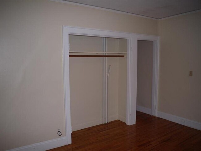 8 Cogswell Ave, Unit 7 in Cambridge, MA - Foto de edificio - Building Photo