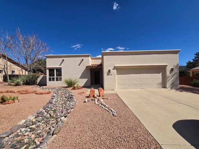 property at 40 Cochise Dr