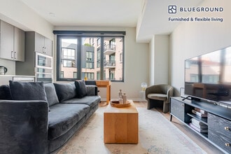 3275 Washington Blvd in Arlington, VA - Foto de edificio - Building Photo