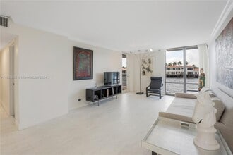 1600 S Ocean Dr, Unit 2F in Hollywood, FL - Foto de edificio - Building Photo