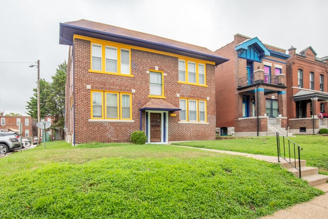 2335 Ann Ave, Unit 2E in St. Louis, MO - Foto de edificio - Building Photo