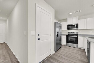 6065 Amaryllis Fls St in North Las Vegas, NV - Building Photo - Building Photo