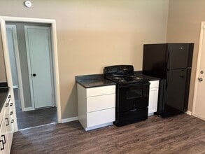 9211 E 50th Terrace in Kansas City, MO - Building Photo - Building Photo