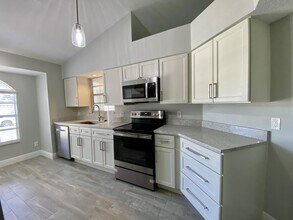 1018 Spring Landing Dr in Winter Garden, FL - Building Photo - Building Photo