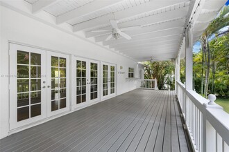 630 Warren Ln in Key Biscayne, FL - Building Photo - Building Photo