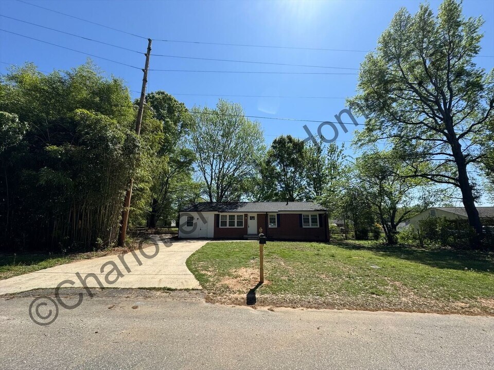4704 Benton Ave in Gastonia, NC - Building Photo