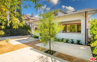 4612 Franklin Ave in Los Angeles, CA - Building Photo - Building Photo