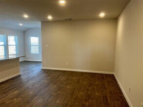 320 Belmont Pl in Lockhart, TX - Building Photo - Building Photo
