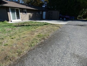 1209 S Pine St in Port Angeles, WA - Building Photo - Building Photo