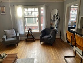 1811 NW Couch St, Unit 512 in Portland, OR - Building Photo - Building Photo