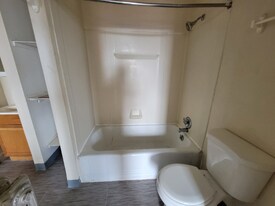 87 North Main St, Unit 1 in Mechanicville, NY - Building Photo