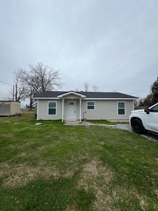 1105 Laurel St in Westlake, LA - Building Photo