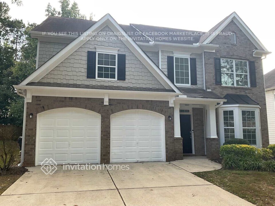 2812 Harcourt Dr in Locust Grove, GA - Building Photo