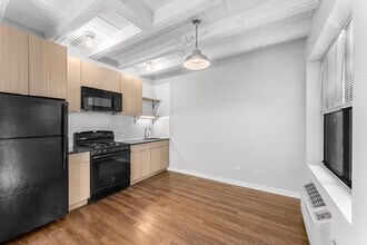 5718 N Winthrop Ave in Chicago, IL - Building Photo - Building Photo
