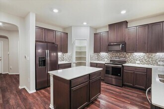 6313 Wagon Spring St in Austin, TX - Building Photo - Building Photo
