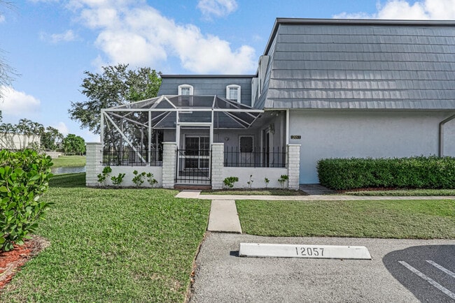 12057 Basin St N in Wellington, FL - Building Photo - Building Photo