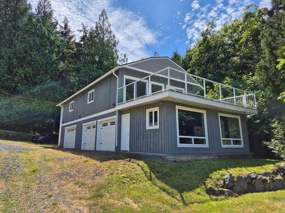 6638 East Sooke Road in Sooke, BC - Building Photo