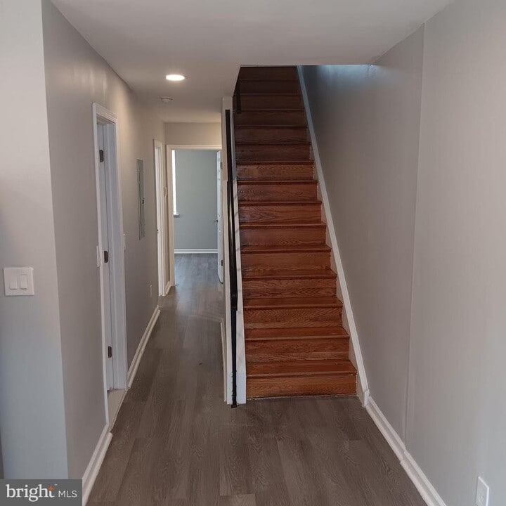 2036 N Gratz St in Philadelphia, PA - Building Photo