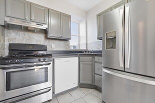 314 Paterson Plank Rd in Union City, NJ - Building Photo