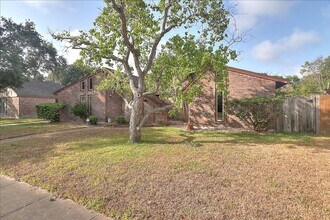 5530 Tahoe Cir in Corpus Christi, TX - Foto de edificio - Building Photo