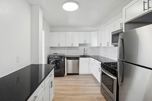 Stratford at Southern Towers in Alexandria, VA - Building Photo