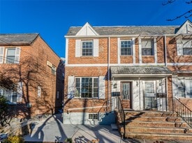 82-33-82165 165th St in Queens, NY - Building Photo