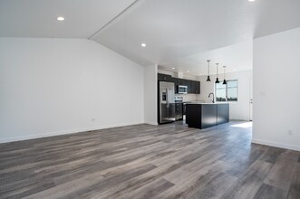116 W View Dr in Kalispell, MT - Building Photo - Building Photo