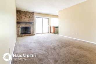 12820 Bright Oaks Ct in Florissant, MO - Building Photo - Building Photo