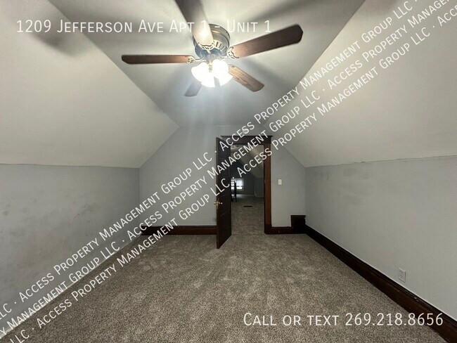 1209 Jefferson Ave in Kalamazoo, MI - Building Photo - Building Photo