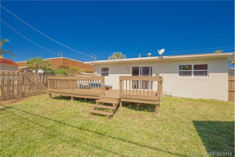 816 Johnson St in Hollywood, FL - Building Photo